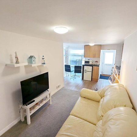 Harbour Steps - Torquay Luxury Apartment - Balcony, Free Parking, Netflix & Wifi エクステリア 写真